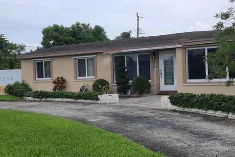 1318 SW 49th Ter, Fort Lauderdale FL 33317