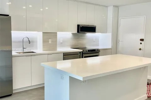 5555 Collins Ave # 9A, Miami Beach FL 33140