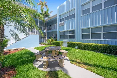 315 Van Buren St # 104B, Hollywood FL 33019