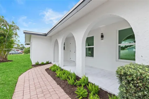 1780 SW 12th St, Boca Raton FL 33486