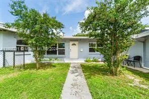 3814 Paseo Navarra, West Palm Beach FL 33405