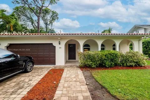 4010 Riviera Dr, Coral Gables FL 33146