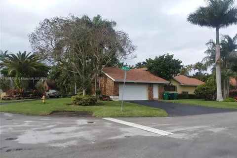 10301 SW 144th St, Miami FL 33176