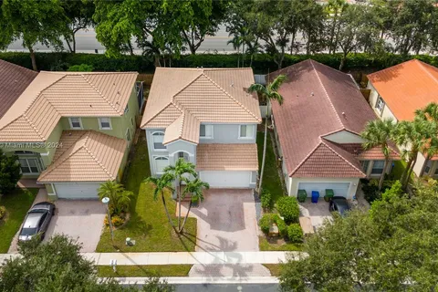 7808 NW 17th Pl, Pembroke Pines FL 33024