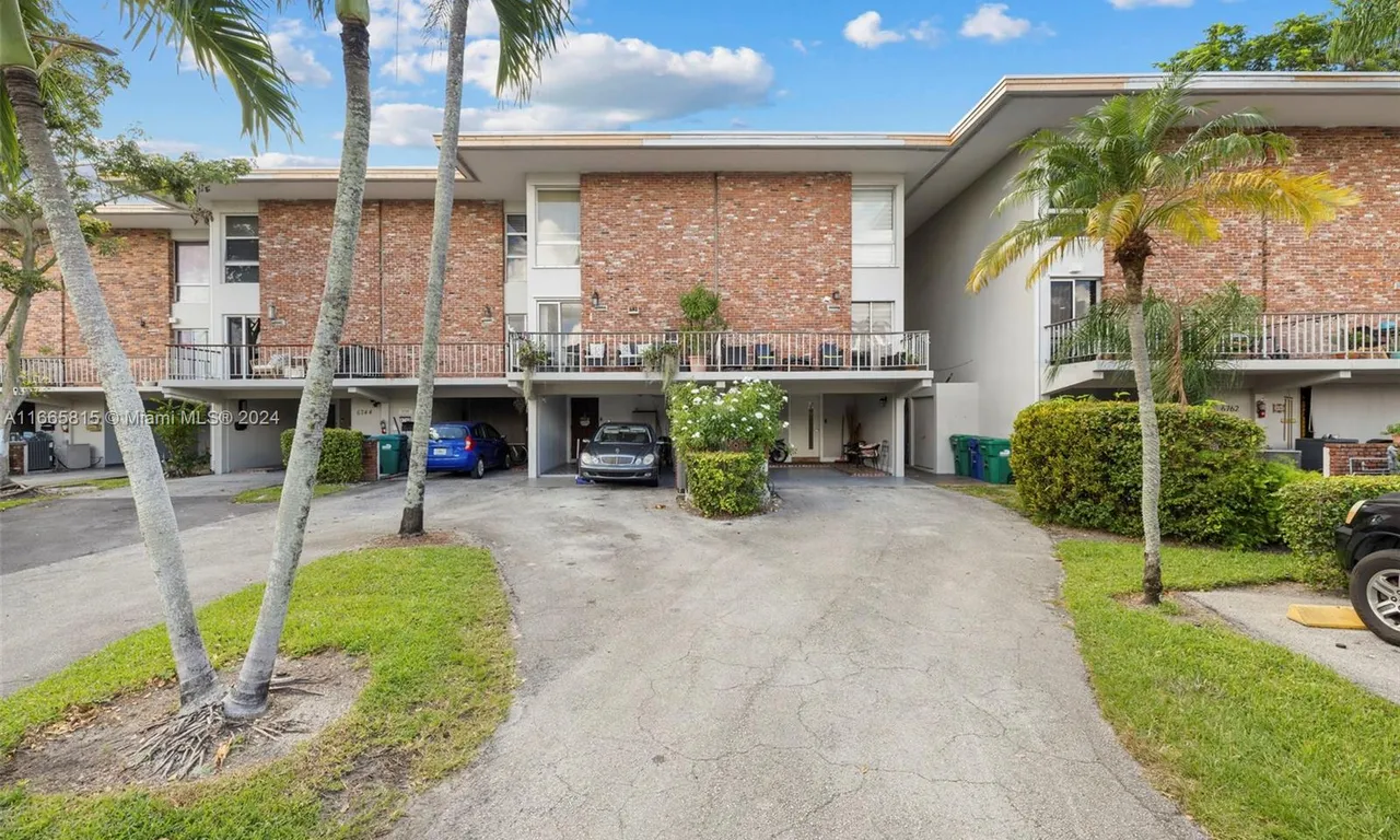 6748 Brookline Dr # 6748, Hialeah FL 33015