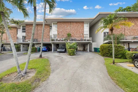 6748 Brookline Dr # 6748, Hialeah FL 33015