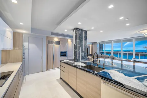 400 Alton Rd # 2406, Miami Beach FL 33139