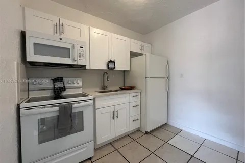 3024 NW 2nd St # 3, Pompano Beach FL 33069