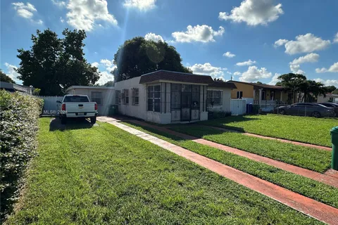 257 NW 65th Ave, Miami FL 33126