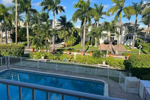 500 Layne Blvd # 14, Hallandale Beach FL 33009