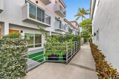 208 Jefferson Ave # 106, Miami Beach FL 33139