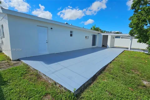 4926 SW 44th Ter, Dania Beach FL 33314