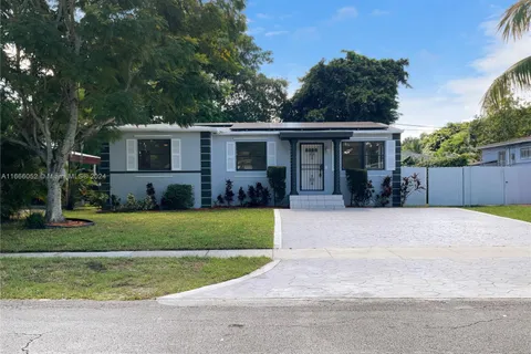 910 NE 155th Ter, North Miami Beach FL 33162