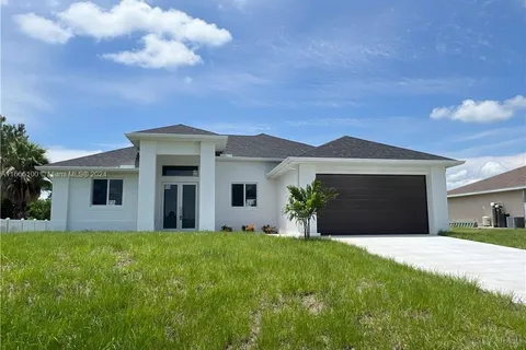 1716 Grant Ave, Cape Coral FL 33976