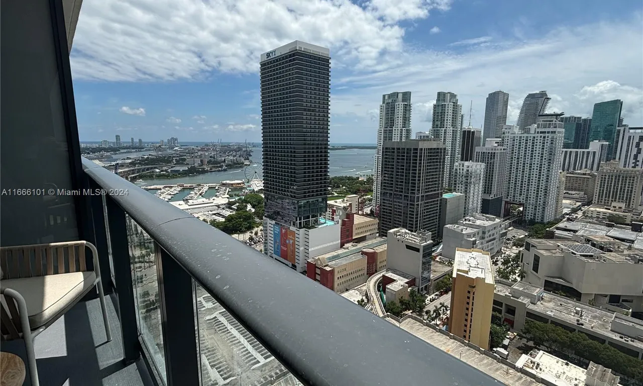 601 NE 1   AVE # 3010, Miami FL 33132