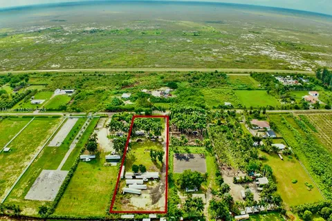 15655 SW 212 AVE, Unincorporated Dade County FL 33187