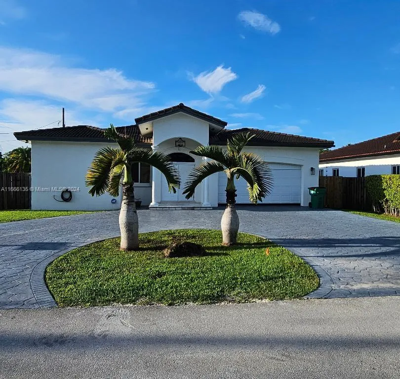 9000 SW 157th St, Palmetto Bay FL 33157