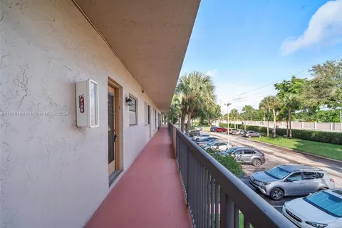 6090 N Sabal Palm Blvd # 204, Tamarac FL 33319