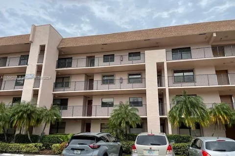 10207 Sunrise Lakes Blvd # 405, Sunrise FL 33322