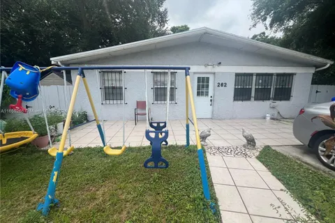 262 NW 75th St, Miami FL 33150