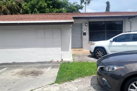 975 NE 135th St, North Miami FL 33161