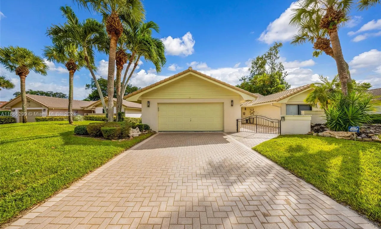 6979 W Villas Drive, Boca Raton FL 33433