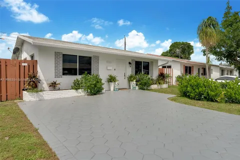 4563 NW 16th Way, Tamarac FL 33309