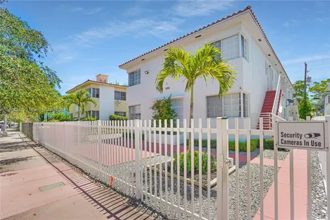 1228 Marseille Dr, Miami Beach FL 33141