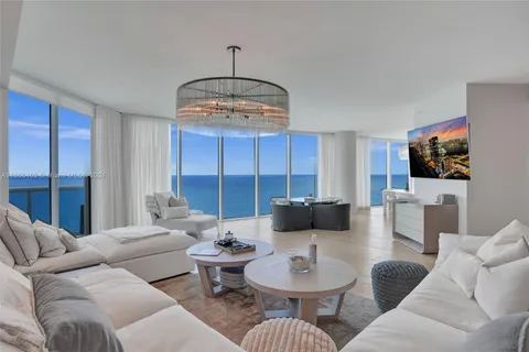 2711 S Ocean Dr # 2102, Hollywood FL 33019