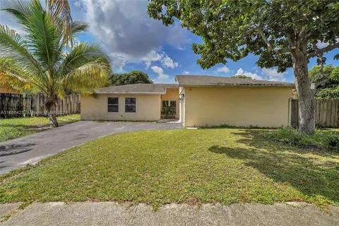 387 NW 39th Way, Deerfield Beach FL 33442