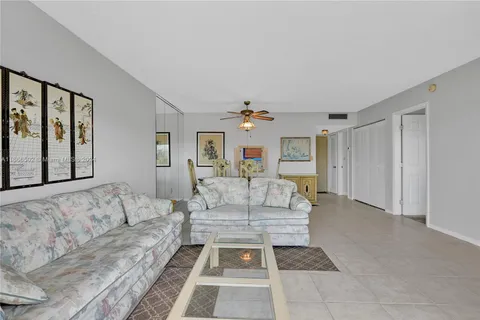 3770 NE 171st St # 403, North Miami Beach FL 33160