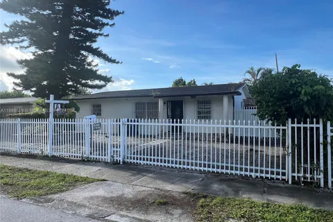 2540 NW 141st St, Opa-Locka FL 33054