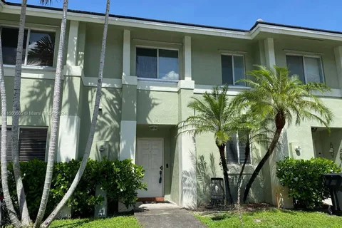 147 Hidden Ct Rd # 43, Hollywood FL 33023