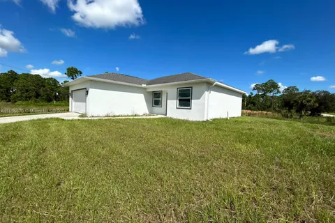 523 REDWOOD AVE S, Lehigh Acres FL 33974