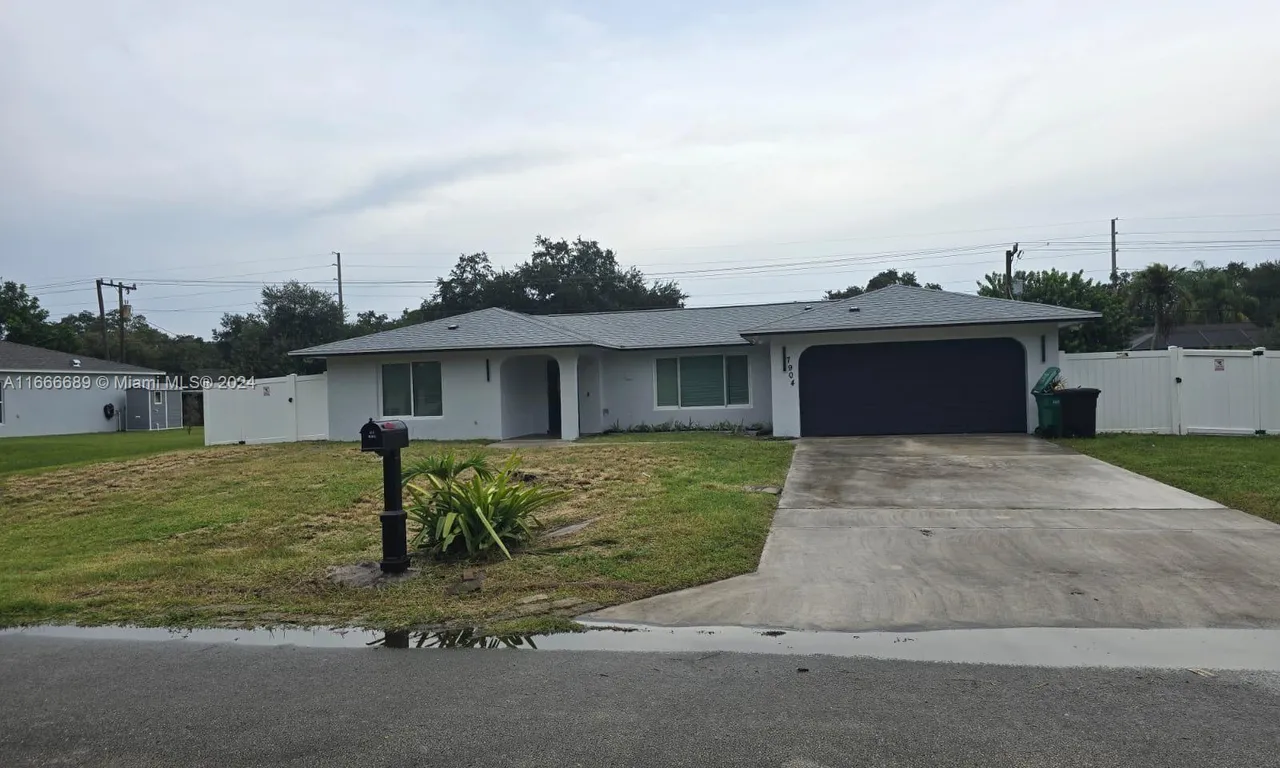 7904 Penny Ln, Fort Pierce FL 34951