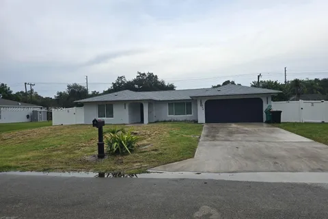 7904 Penny Ln, Fort Pierce FL 34951