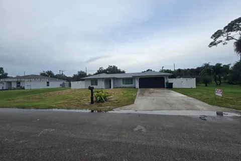 7904 Penny Ln, Fort Pierce FL 34951