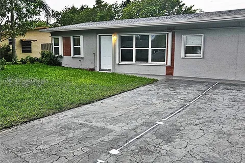 3191 NE 11th Ave, Pompano Beach FL 33064