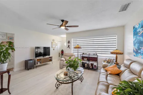 3114 Byron Cir # 128, Hollywood FL 33021