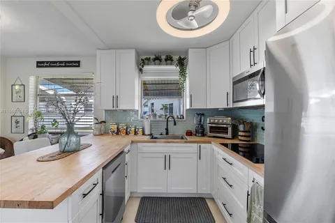 3114 Byron Cir # 128, Hollywood FL 33021