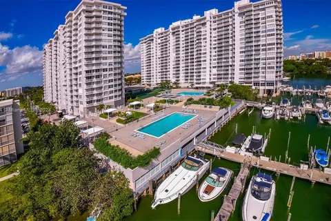 18011 Biscayne Blvd # 04, Aventura FL 33160