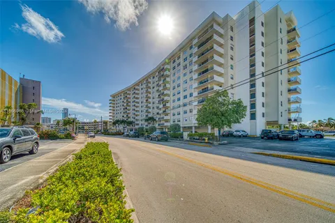 401 Golden Isles Dr # 908, Hallandale Beach FL 33009