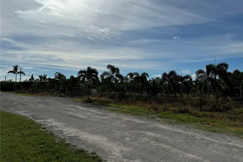 19100 188 St, Unincorporated Dade County FL 33187