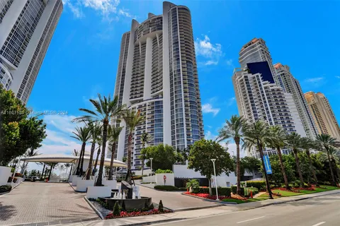 18101 Collins Ave, Sunny Isles Beach FL 33160