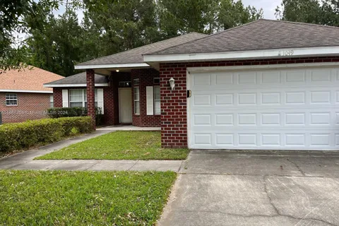 1049 SW Jaguar, Other City - In The State Of Florida FL 32025