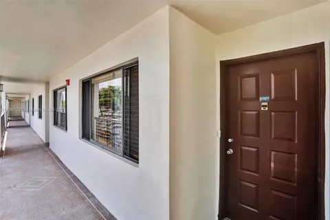 9567 N Belfort Cir # 205, Tamarac FL 33321