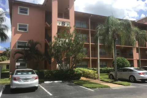 701 SW 142nd Ave # 104S, Pembroke Pines FL 33027