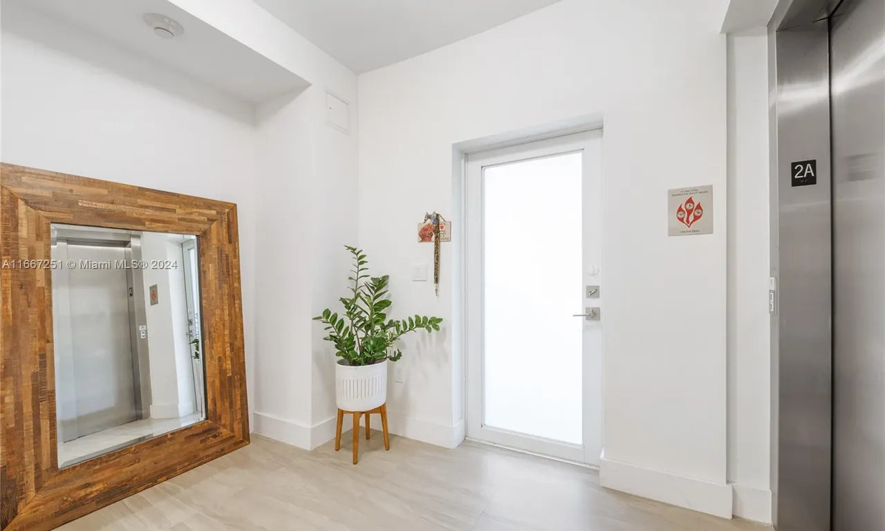 120 Salamanca Ave # 4A, Coral Gables FL 33134