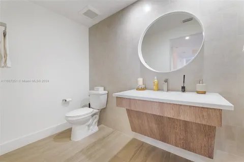 120 Salamanca Ave # 4A, Coral Gables FL 33134
