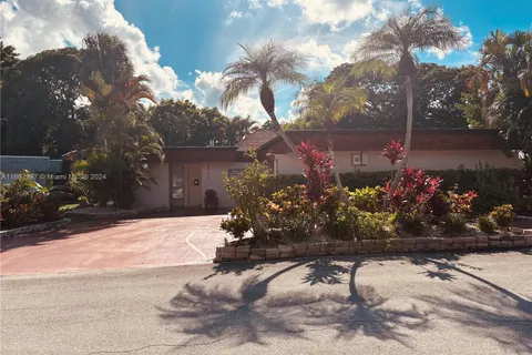 5115 Yellow Pine Ln, Tamarac FL 33319